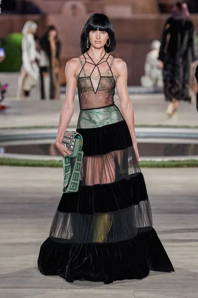 Look 15